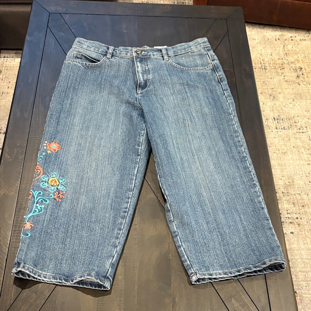 Embroidered Light Blue Denim Capri Jeans(Free With $50 Purchase)